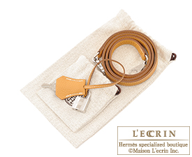 Hermes　Kelly bag 32　Natural sable　Togo leather　Silver hardware
