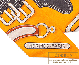Hermes　Twilly　Harnais des Presidents　Bouton D Or/Brown/Miel　Silk